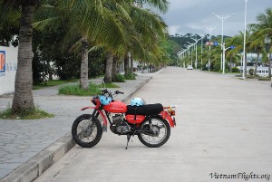Travel across Vietnam by motorbike