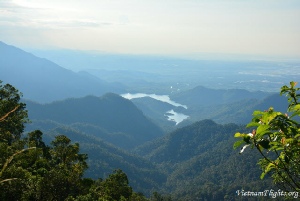 Travel across Vietnam by motorbike