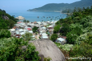 Travel across Vietnam by motorbike